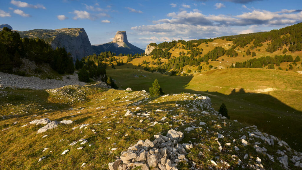 vue sur le Mont Aiguille depuis les Hauts Plateaux du Vercors