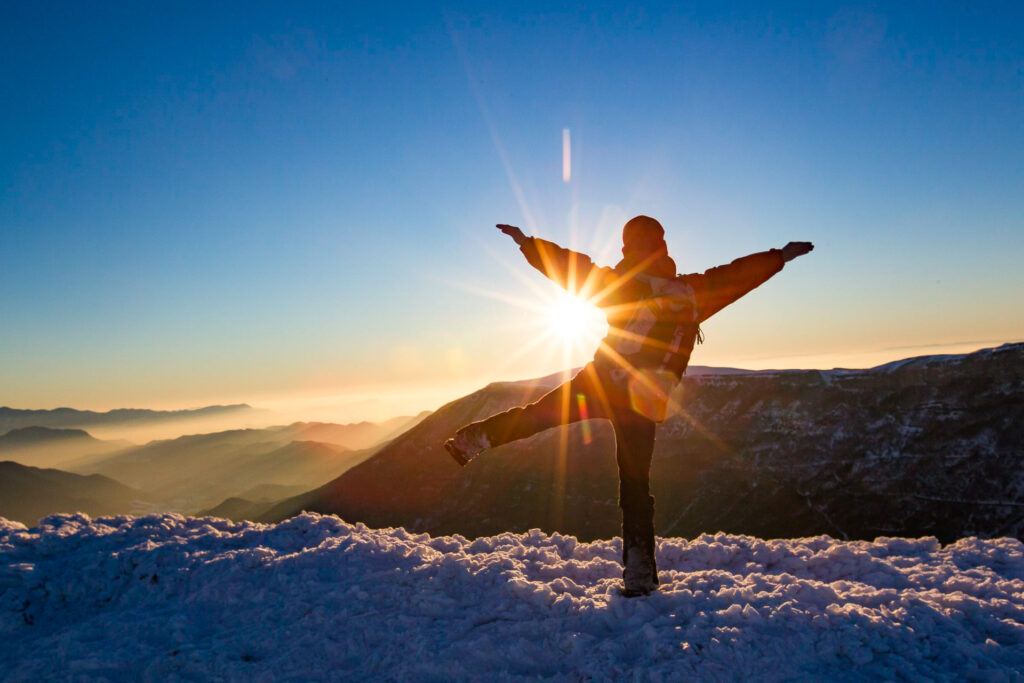 circuits d'hiver en raquettes dans le Vercors au coucher du soleil