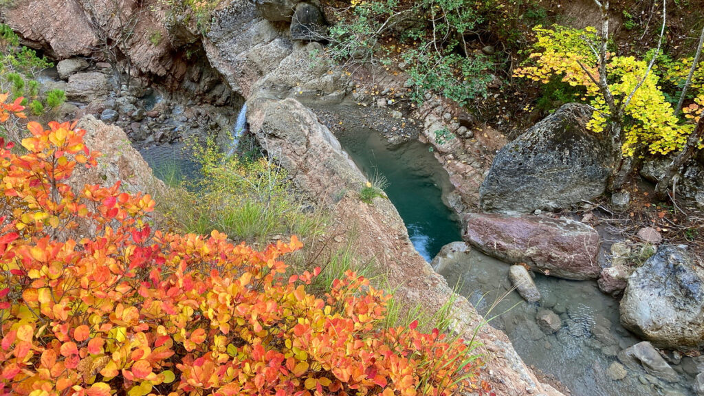 Rivière en automne dans le Géoparc de Haute Provence